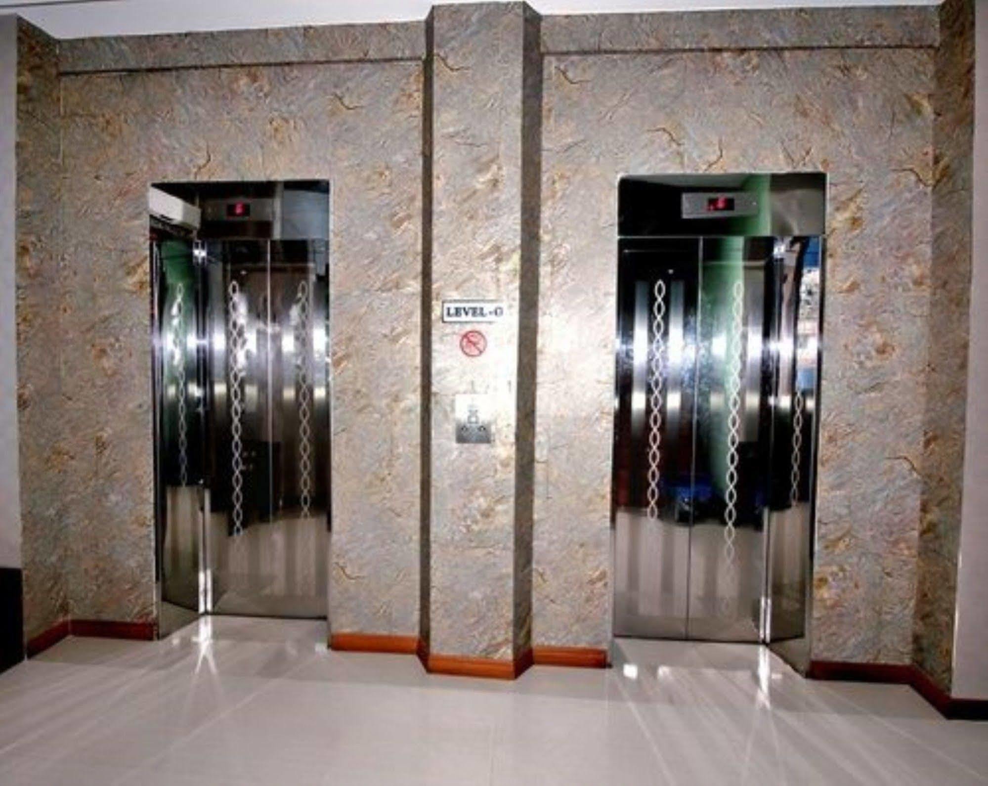 Diamond Crown Hotel 3*